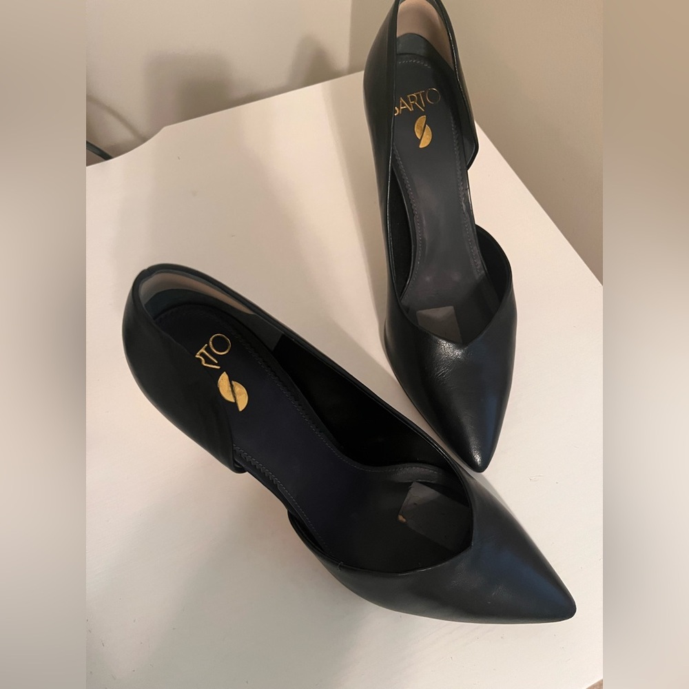 Black Leather Women's Pumps